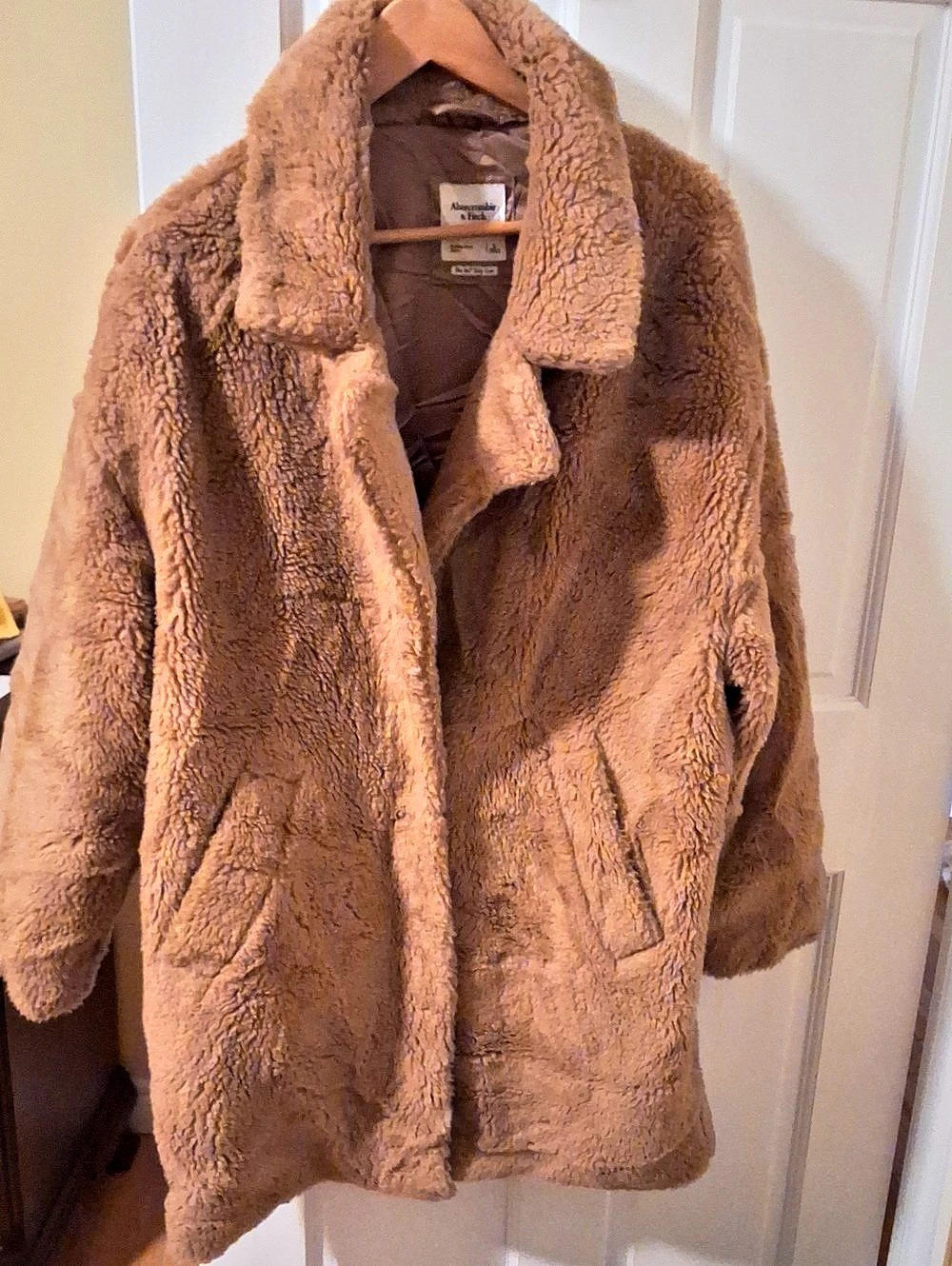 Abercrombie & Fitch The A&F Teddy Coat Teddy Coat in Brown Size Large Like New